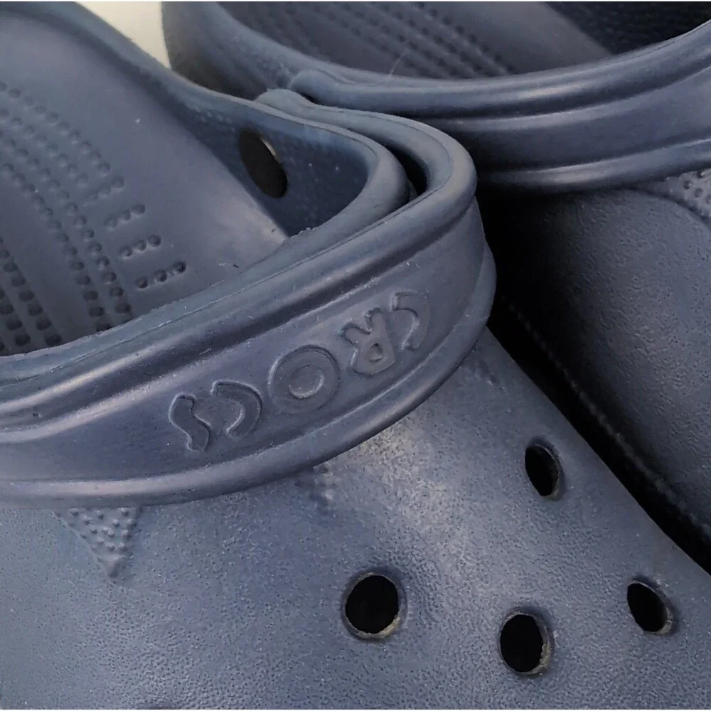 Crocs Navy Blue L Women's Size 10-11 Men's Size 8-9 Clogs Slip-On